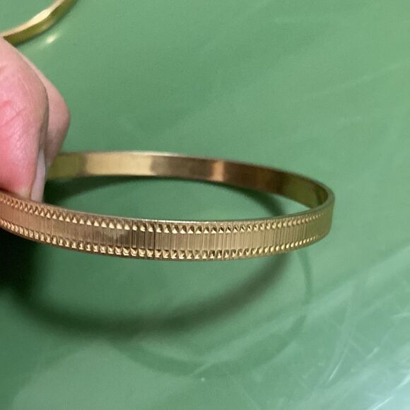 Set of 3 Bangle Bracelets  to Stack. - Picture 3 of 4